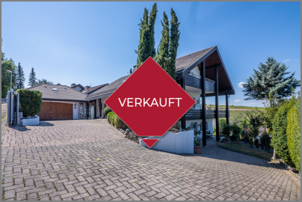 verkauft von Hervorragend! Großes Einfamilienhaus mit ELW, Ausblick u. Traumgrundstück in Pfaffenweiler bei Dhonau Immobilien-Makler Ortenau