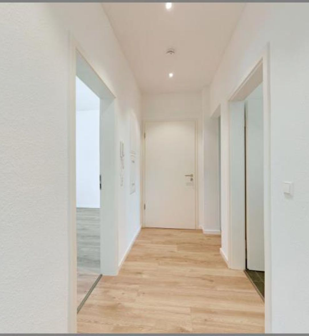 Flur von Tolle sanierte 3-Zimmer-Wohnung mitten in Bühl zu vermieten! in Bühl bei Dhonau Immobilien-Makler Ortenau