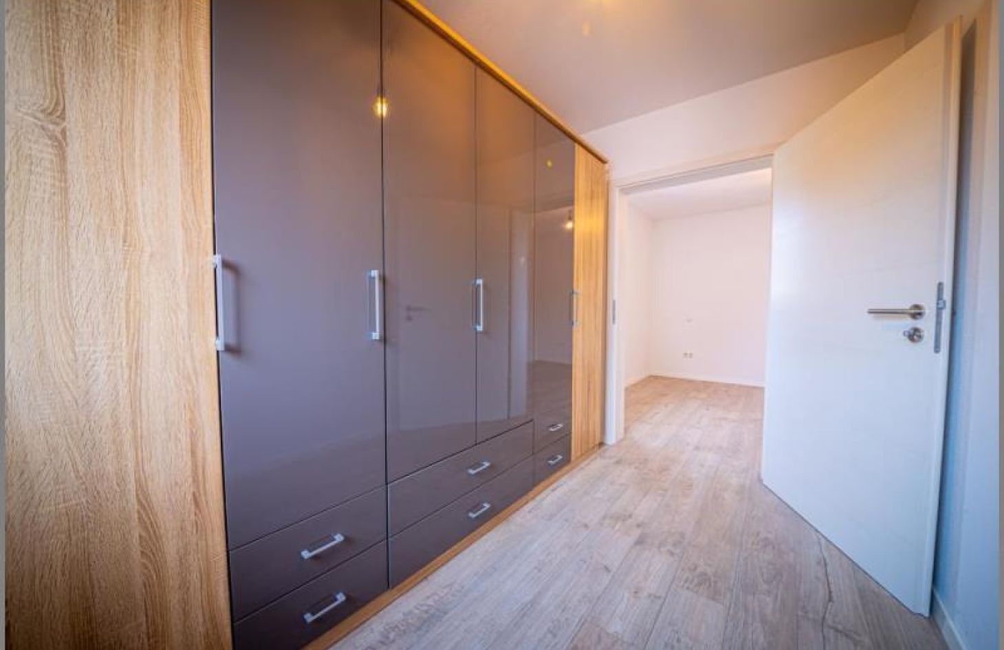 Ankleide / OG von So gut wie NEU! Schickes, modernes Einfamilienhaus mit 6 Zimmern, Garage und Stellplatz. in Achern-Fautenbach bei Dhonau Immobilien-Makler Ortenau