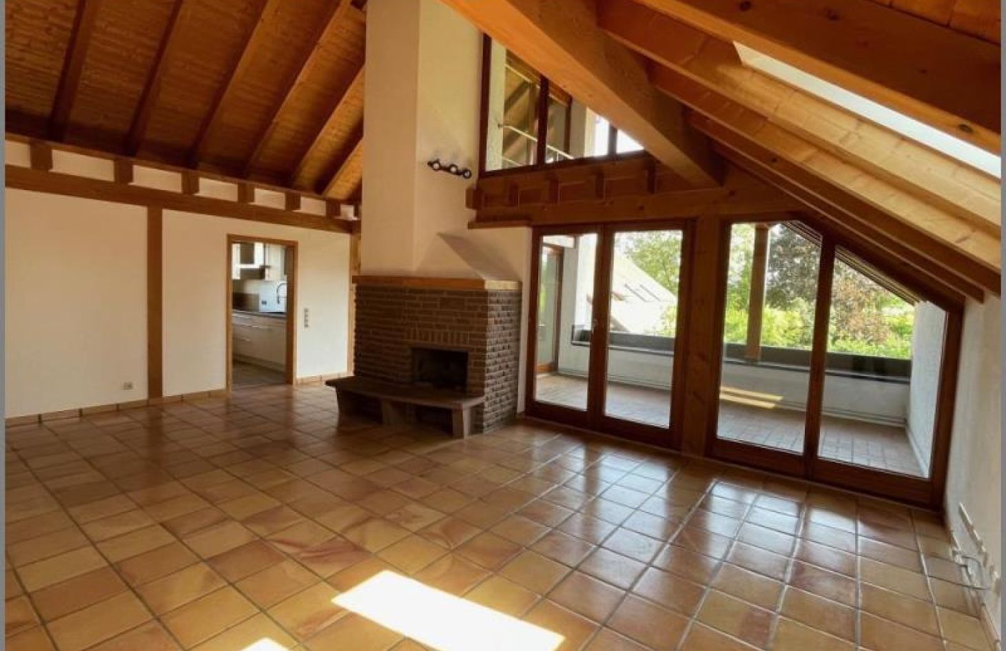 Wohlfühl-Maisonette von Attraktive 4-Zimmer-Maisonette mit EBK, Loggia & Stellplätzen in ruhiger Feldrandlage in Lichtenau bei Dhonau Immobilien-Makler Ortenau
