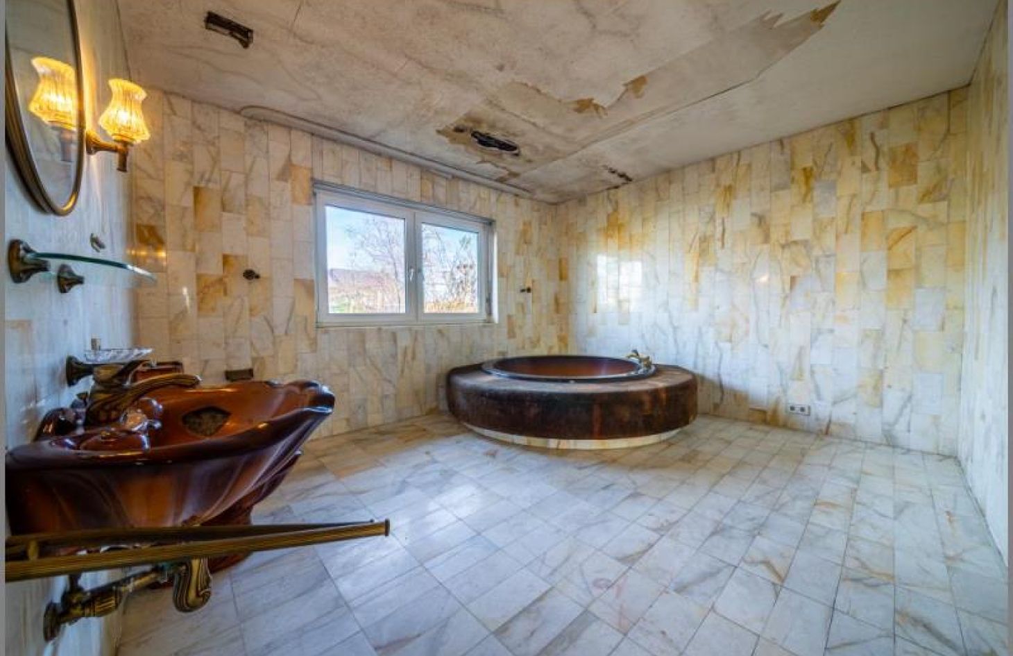 Großes Eltern-Bad von Träume entwickeln! 215qm Bungalow mit großem Grundstückspaket! in Rheinau bei Dhonau Immobilien-Makler Ortenau