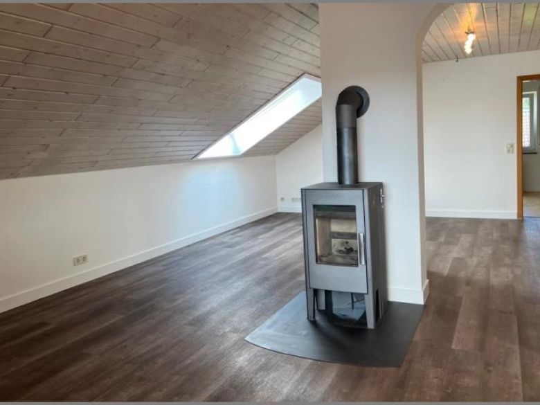 Wohnen von Gemütliche 2-Zimmer-Dachgeschoss-Wohnung mit großem Balkon in Rheinau-Rheinbischofsheim bei Dhonau Immobilien-Makler Ortenau