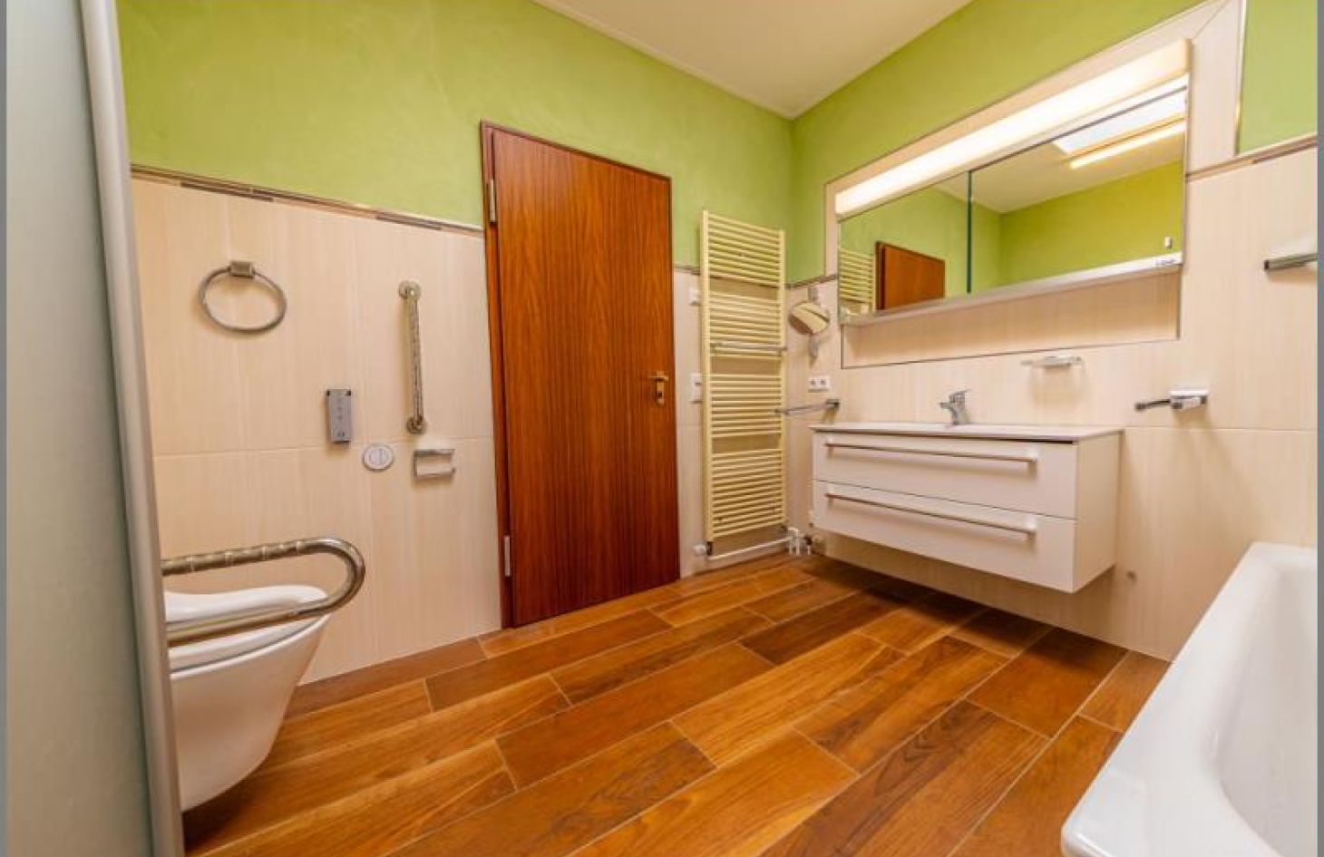 Eltern-Bad EG von Exklusives EFH! Ein Raumwunder als doppelter Bungalow plus TG! in Achern bei Dhonau Immobilien-Makler Ortenau