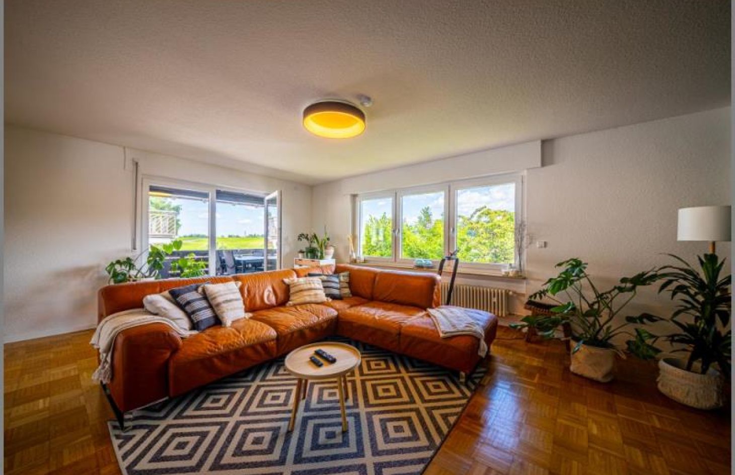 Hinterhaus / Wohnen OG von Teilsaniertes, großzügiges Zweifamilien-Anwesen mit Baugrundstück! in Baden-Baden bei Dhonau Immobilien-Makler Ortenau