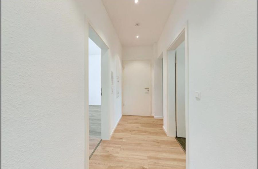Flur von Tolle sanierte 3-Zimmer-Wohnung mitten in Bühl zu vermieten! in Bühl bei Dhonau Immobilien-Makler Ortenau