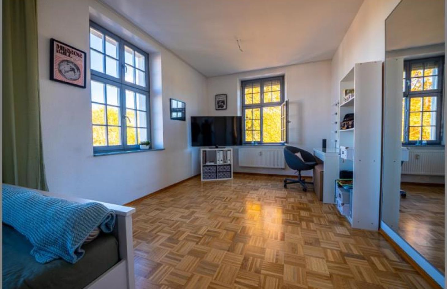 Schlafen 1 von 3 von Altbauflair und Lebensqualität! Schicke 4-Zimmer-ETW mit Balkon, Garage und Stellplatz in Achern bei Dhonau Immobilien-Makler Ortenau