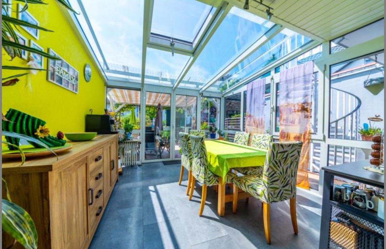 EG Wintergarten von Geräumiges, gepflegtes Reihenmittelhaus mit 2 Garagen und tollem Gartengrundstück in Oberkirch-Oberdorf bei Dhonau Immobilien-Makler Ortenau