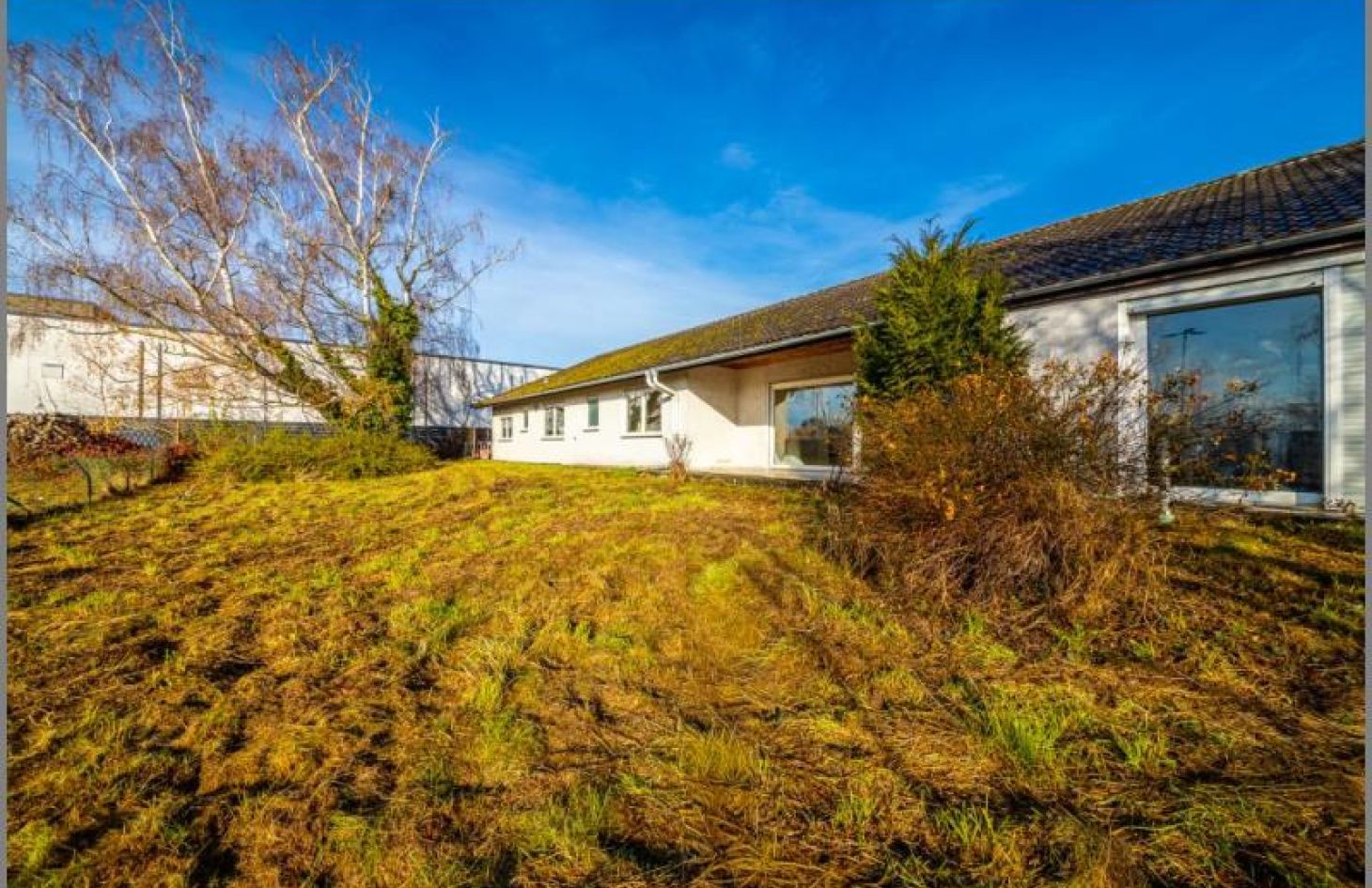 Ansicht Süd von Träume entwickeln! 215qm Bungalow mit großem Grundstückspaket! in Rheinau-Freistett bei Dhonau Immobilien-Makler Ortenau