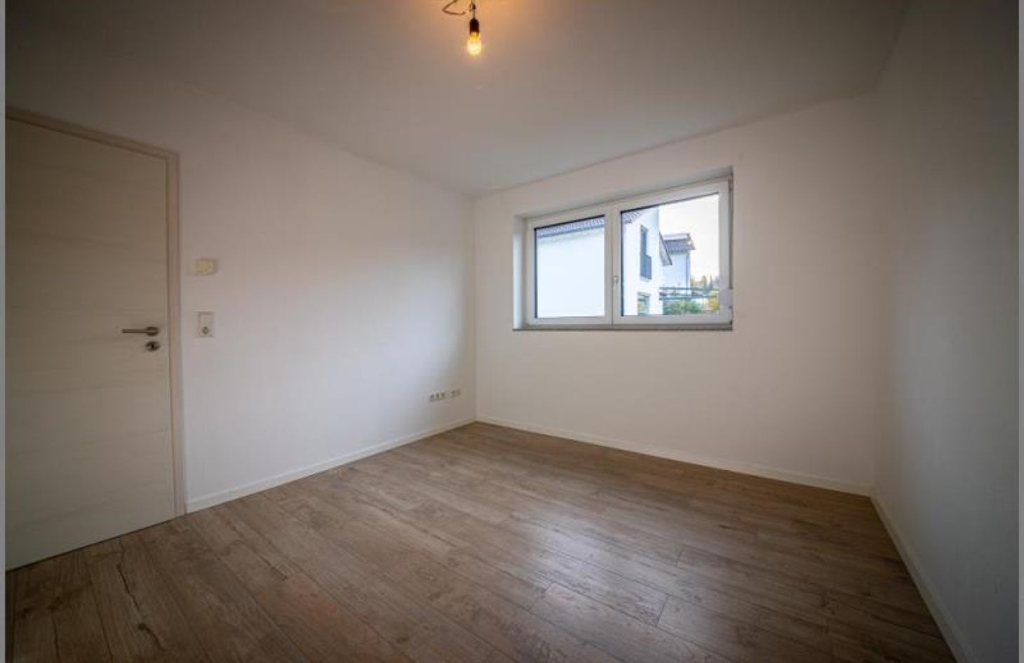 Kind 1 / OG von So gut wie NEU! Schickes, modernes Einfamilienhaus mit 6 Zimmern, Garage und Stellplatz. in Achern-Fautenbach bei Dhonau Immobilien-Makler Ortenau