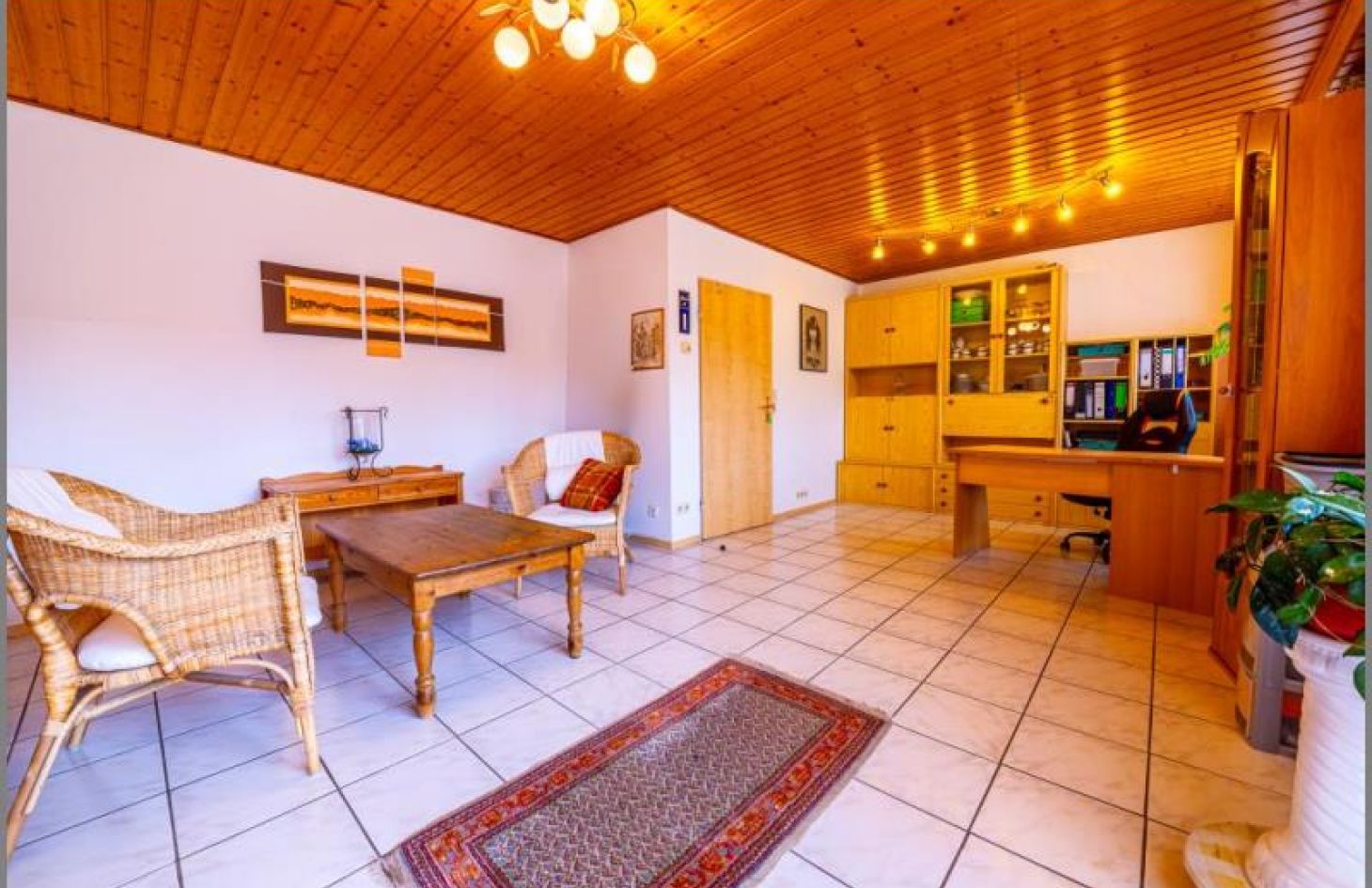 OG Wohnen / Eltern von Geräumiges, gepflegtes Reihenmittelhaus mit 2 Garagen und tollem Gartengrundstück in Oberkirch-Oberdorf bei Dhonau Immobilien-Makler Ortenau