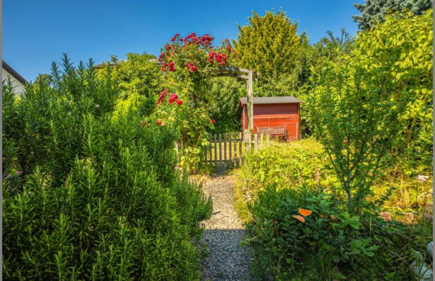 Mit idyllischem Garten von Wohnliche Doppelhaushälfte - Gemütliches Zuhause in begehrter Lage! in Sasbach bei Dhonau Immobilien-Makler Ortenau
