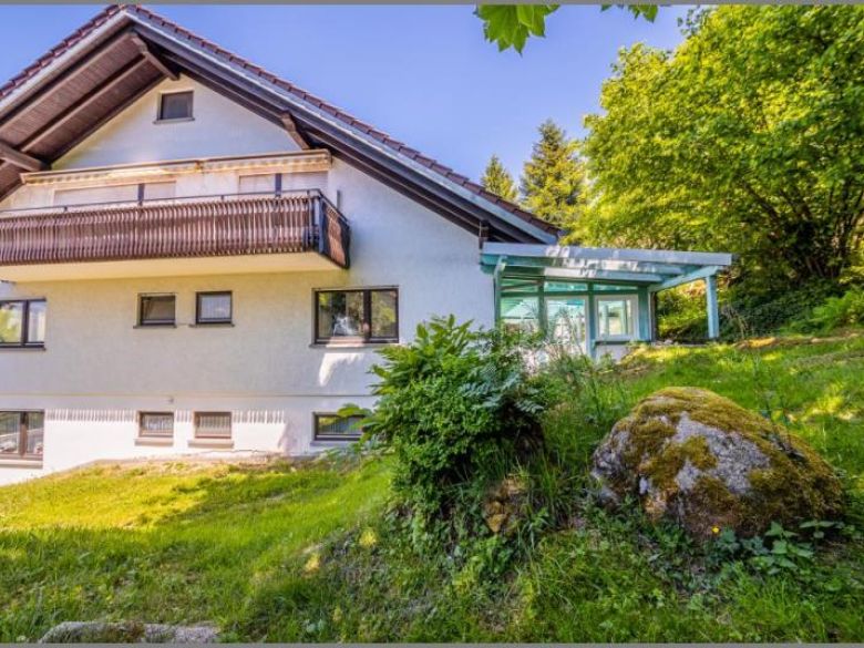 EG-Wohnung mit Wintergarten von 2-in-1-Ferien-/Eigentumswohnung mit Wintergarten, Garage und herrlicher Aussicht! in Sasbachwalden bei Dhonau Immobilien-Makler Ortenau