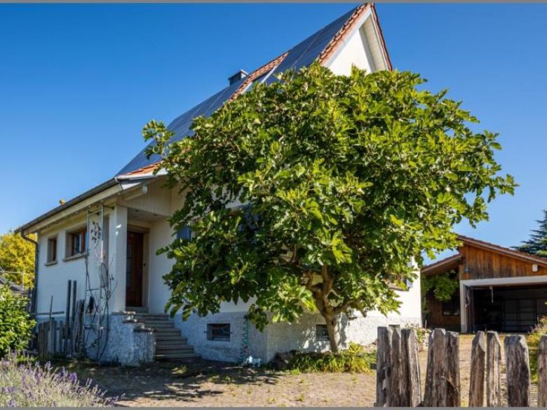 Eingang / Einfahrt / Garage von Flair zum Verlieben! Sehr schönes, modernisiertes Einfamilienhaus mit Garten und Garagengebäude  in Achern-Önsbach bei Dhonau Immobilien-Makler Ortenau