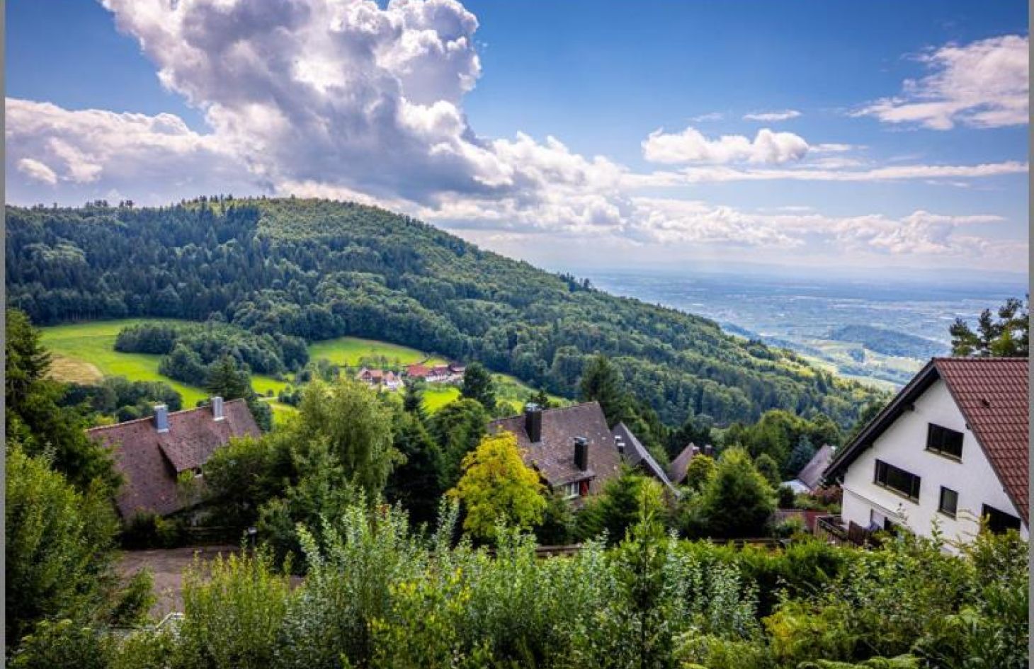 Ausblick in die Rheinebene von Schicke, möblierte 1-Zimmer-Ferien-/Wohnung mit fantastischem Ausblick in Sasbachwalden bei Dhonau Immobilien-Makler Ortenau