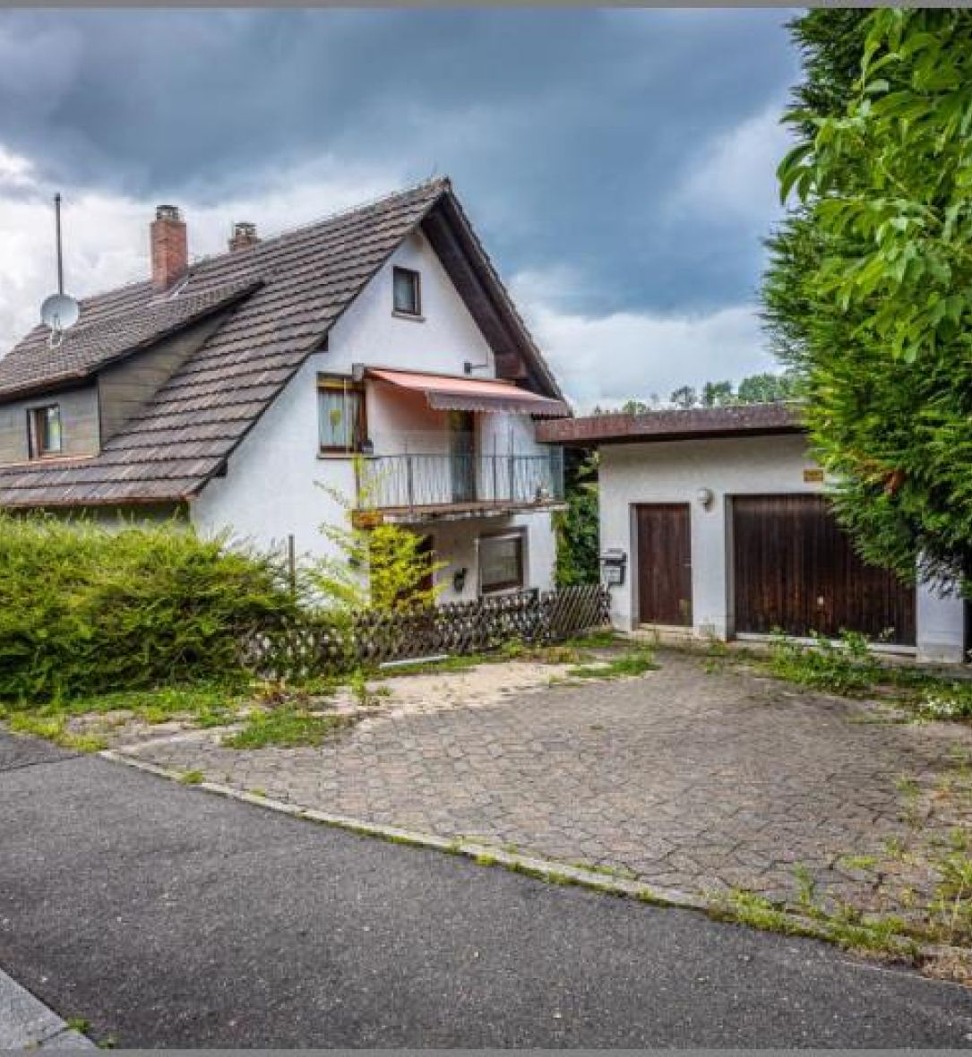 Zweifamilienhaus von Ihre Sanierungs-Chance: EFH oder ZFH mit großem Grundstück in ruhiger Lage in Lauf bei Dhonau Immobilien-Makler Ortenau