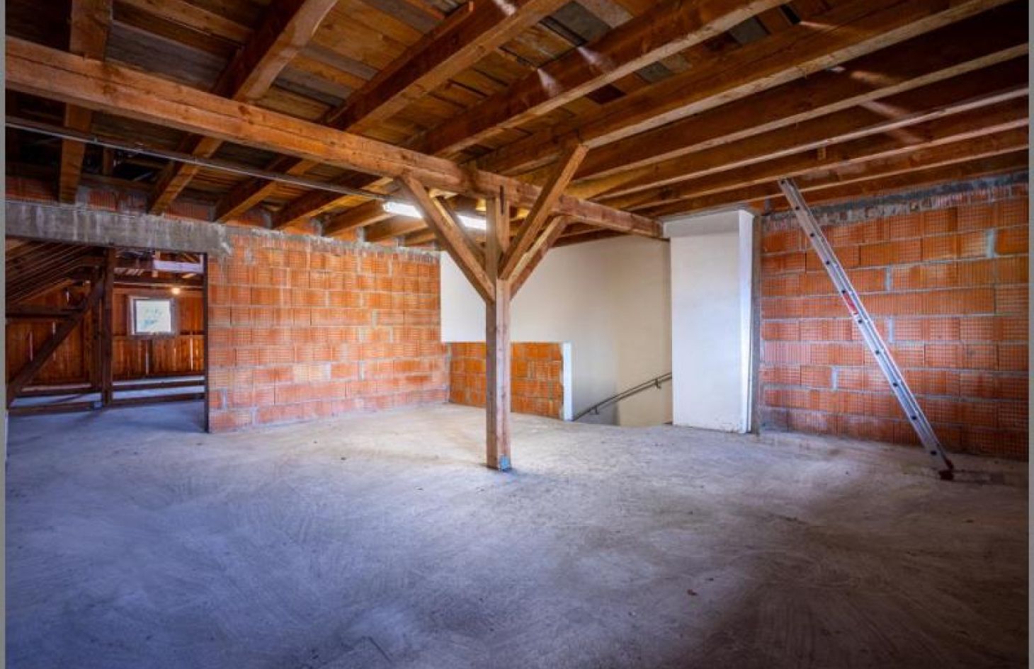 Anbau mit Ausbaupotential von Ein- bis Zweifamilienhaus mit massivem Öko-Anbau - Ausbauoption plus extra Grundstück! in Kappelrodeck bei Dhonau Immobilien-Makler Ortenau