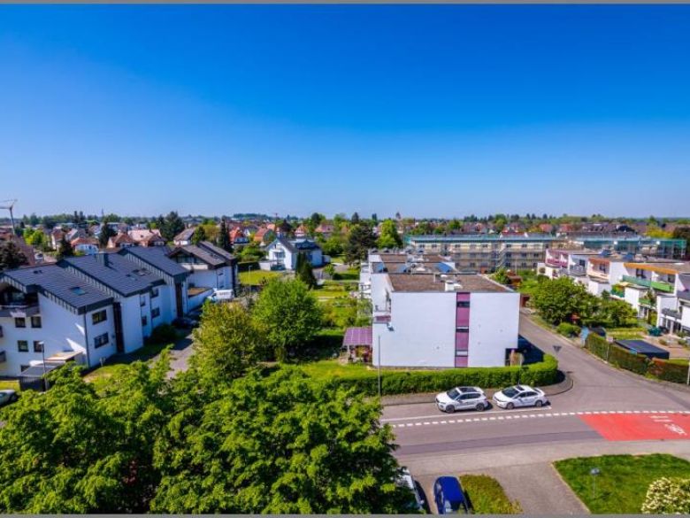Herrliche Aussicht von Herrlich Wohnen über Achern ! 3-Zimmer-ETW! Balkon, Aufzug, Tiefgarage! in Achern-Nord bei Dhonau Immobilien-Makler Ortenau