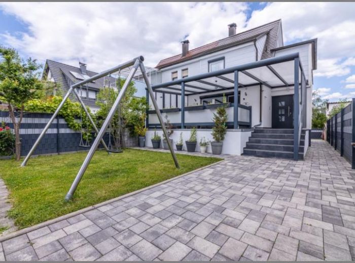 Zuhause im Herzen von Achern von Zentrumsnahe, sanierte Doppelhaushälfte - Schickes Zuhause im Herzen von Achern! in Achern bei Dhonau Immobilien-Makler Ortenau