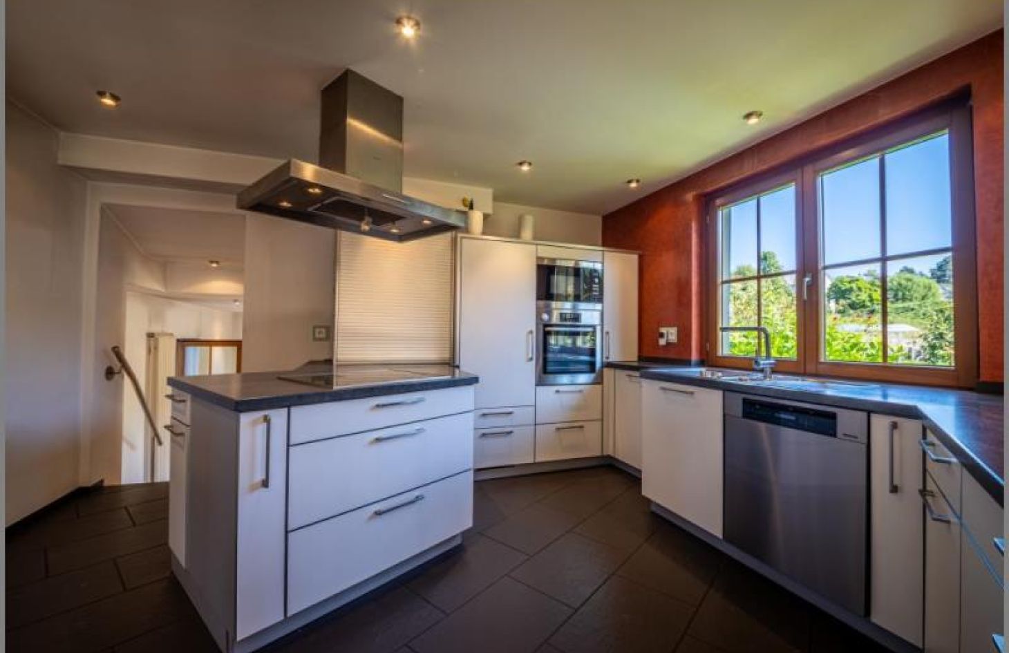 Küche EG von Flair zum Verlieben! Sehr schönes, modernisiertes Einfamilienhaus mit Garten und Garagengebäude  in Achern-Önsbach bei Dhonau Immobilien-Makler Ortenau