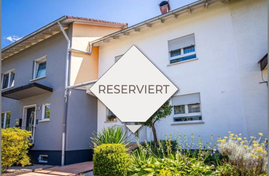 reserviert von Geräumiges, gepflegtes Reihenmittelhaus mit 2 Garagen und tollem Gartengrundstück in Oberkirch-Oberdorf bei Dhonau Immobilien-Makler Ortenau
