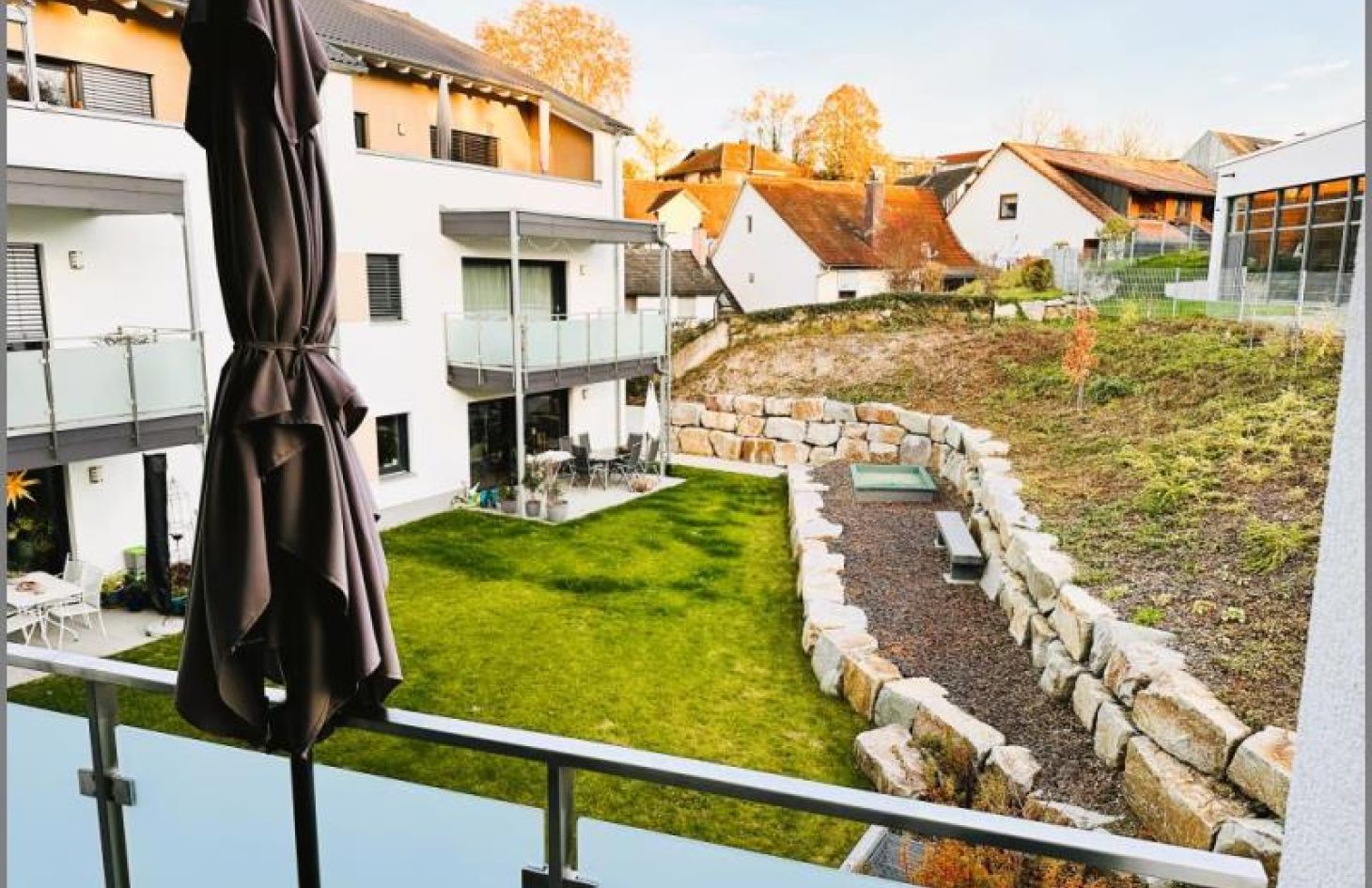 1. Obergeschoss von Moderne, zentral gelegene 3-Zimmer-Wohnung mit Balkon, EBK, TG-Stellplatz und Aufzug in Renchen (Stadt) bei Dhonau Immobilien-Makler Ortenau