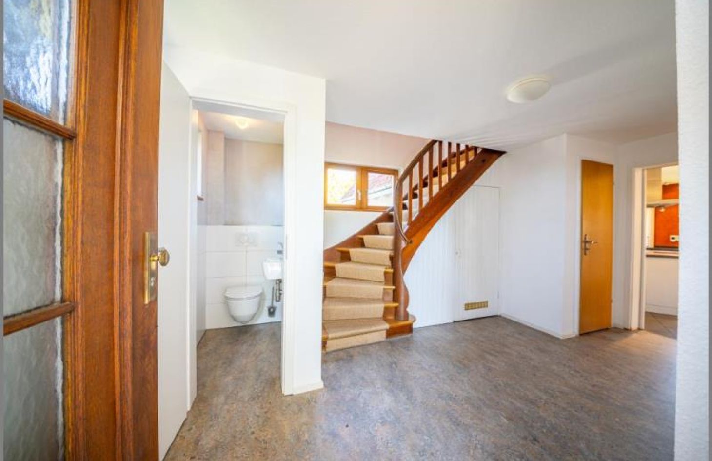 Eingang / Diele EG von Flair zum Verlieben! Sehr schönes, modernisiertes Einfamilienhaus mit Garten und Garagengebäude  in Achern-Önsbach bei Dhonau Immobilien-Makler Ortenau