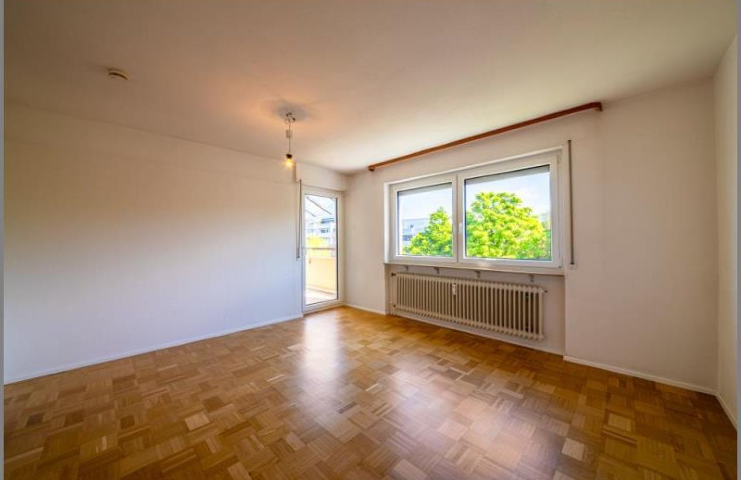 Schlafen / Balkon von Herrlich Wohnen über Achern ! 3-Zimmer-ETW! Balkon, Aufzug, Tiefgarage! in Achern bei Dhonau Immobilien-Makler Ortenau