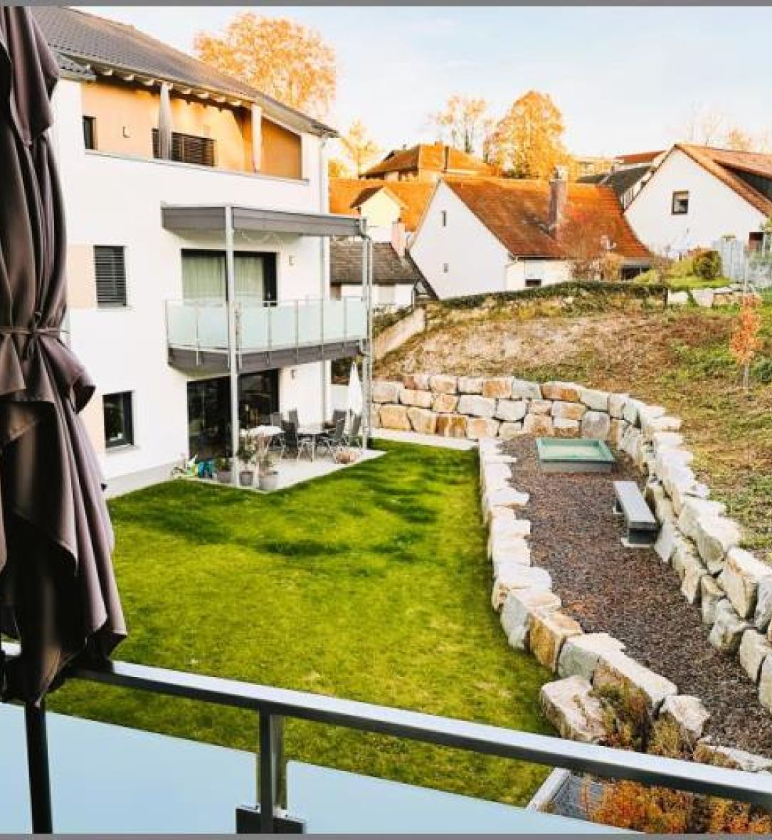 1. Obergeschoss von Moderne, zentral gelegene 3-Zimmer-Wohnung mit Balkon, EBK, TG-Stellplatz und Aufzug in Renchen (Stadt) bei Dhonau Immobilien-Makler Ortenau