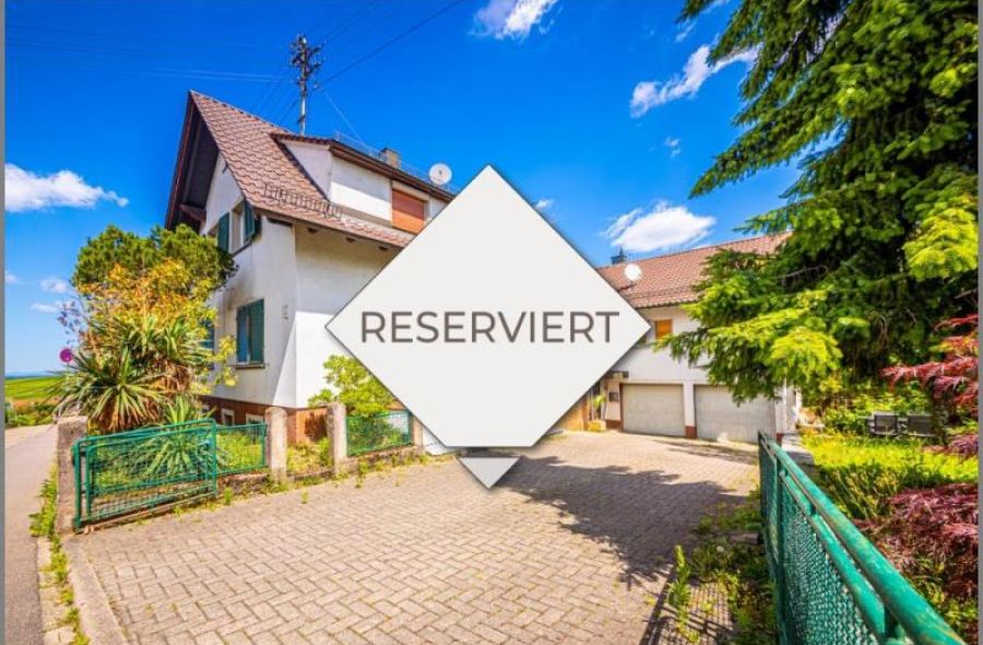 reserviert von Teilsaniertes, großzügiges Zweifamilien-Anwesen mit Baugrundstück! in Baden-Baden bei Dhonau Immobilien-Makler Ortenau