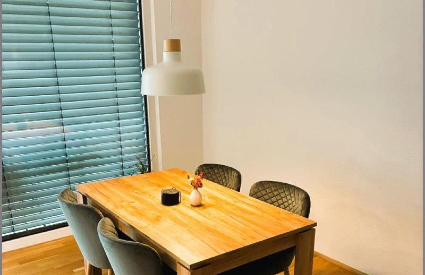 Essen von Moderne, zentral gelegene 3-Zimmer-Wohnung mit Balkon, EBK, TG-Stellplatz und Aufzug in Renchen (Stadt) bei Dhonau Immobilien-Makler Ortenau