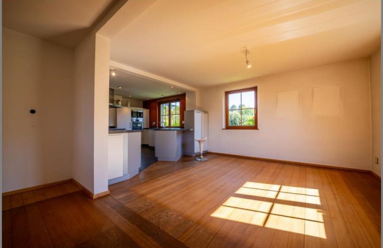 Essen EG von Flair zum Verlieben! Sehr schönes, modernisiertes Einfamilienhaus mit Garten und Garagengebäude  in Achern-Önsbach bei Dhonau Immobilien-Makler Ortenau