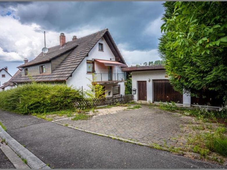 Zweifamilienhaus von Ihre Sanierungs-Chance: EFH oder ZFH mit großem Grundstück in ruhiger Lage in Lauf bei Dhonau Immobilien-Makler Ortenau