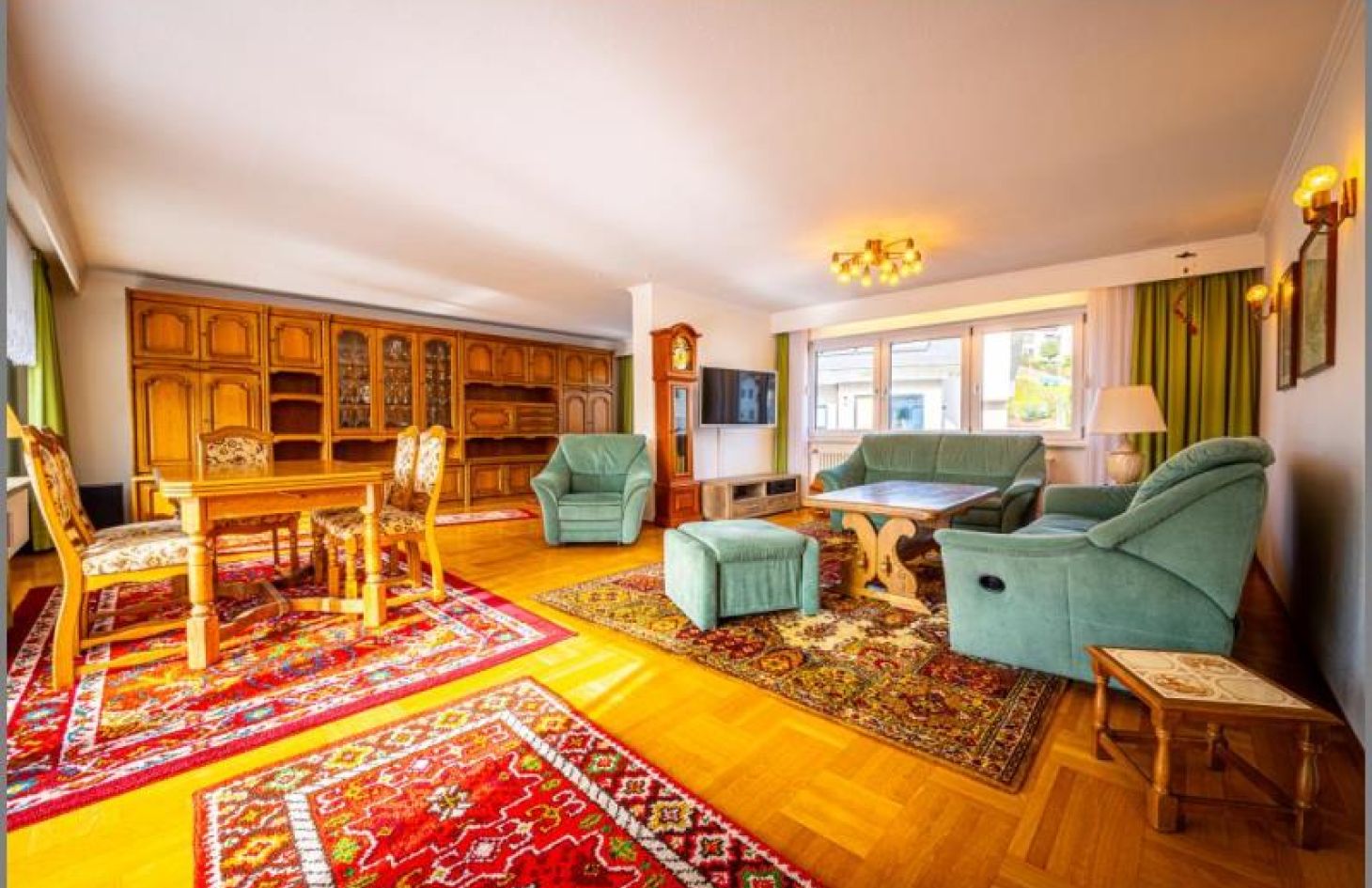 Wohnen OG von Für Anleger und Selbstnutzer! Gepflegtes Dreifamilienhaus bereit zur Neu-Vermietung! in Baden-Baden Varnhalt bei Dhonau Immobilien-Makler Ortenau