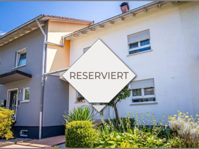 reserviert von Geräumiges, gepflegtes Reihenmittelhaus mit 2 Garagen und tollem Gartengrundstück in Oberkirch-Oberdorf bei Dhonau Immobilien-Makler Ortenau