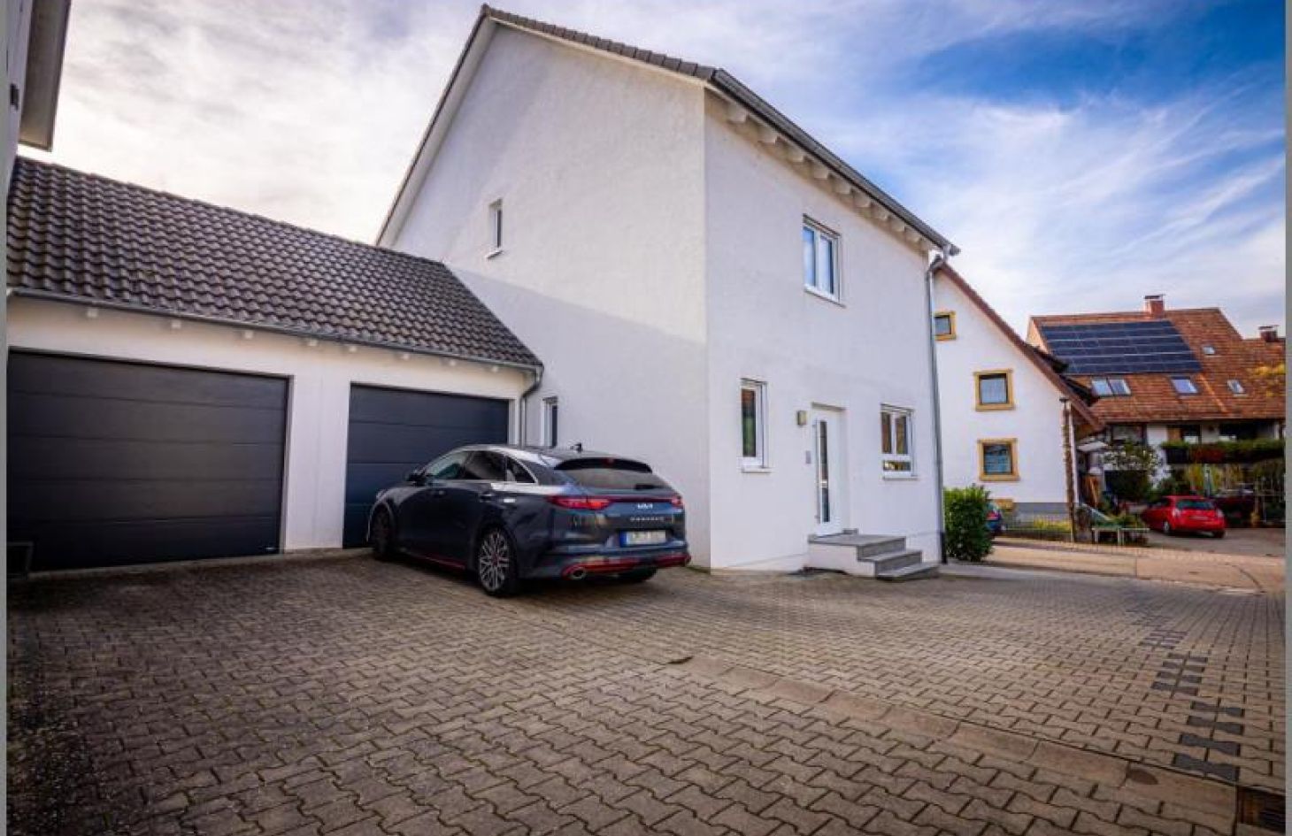 Garage und Stellplatz von So gut wie NEU! Schickes, modernes Einfamilienhaus mit 6 Zimmern, Garage und Stellplatz. in Achern-Fautenbach bei Dhonau Immobilien-Makler Ortenau