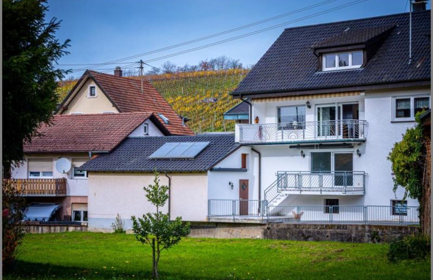 Südansicht von Für Anleger und Selbstnutzer! Gepflegtes Dreifamilienhaus bereit zur Neu-Vermietung! in Baden-Baden Varnhalt bei Dhonau Immobilien-Makler Ortenau