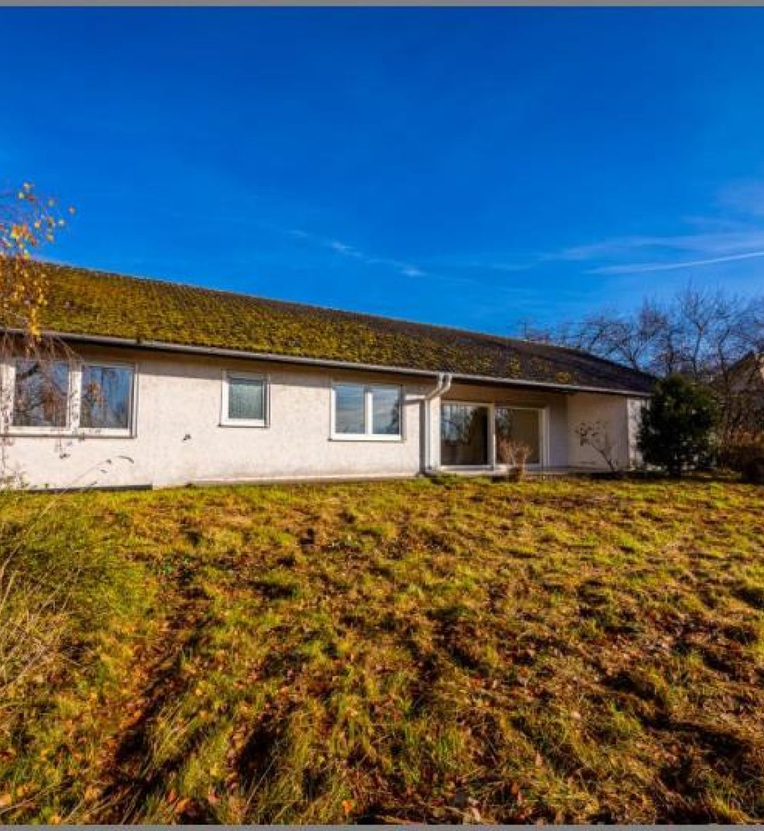 215m² Bungalow & 3 Grunstücke von Träume entwickeln! 215qm Bungalow mit großem Grundstückspaket! in Rheinau-Freistett bei Dhonau Immobilien-Makler Ortenau