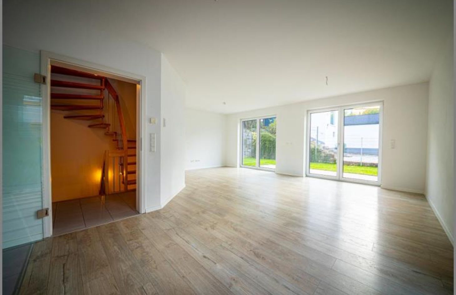 Wohnen EG von So gut wie NEU! Schickes, modernes Einfamilienhaus mit 6 Zimmern, Garage und Stellplatz. in Achern-Fautenbach bei Dhonau Immobilien-Makler Ortenau