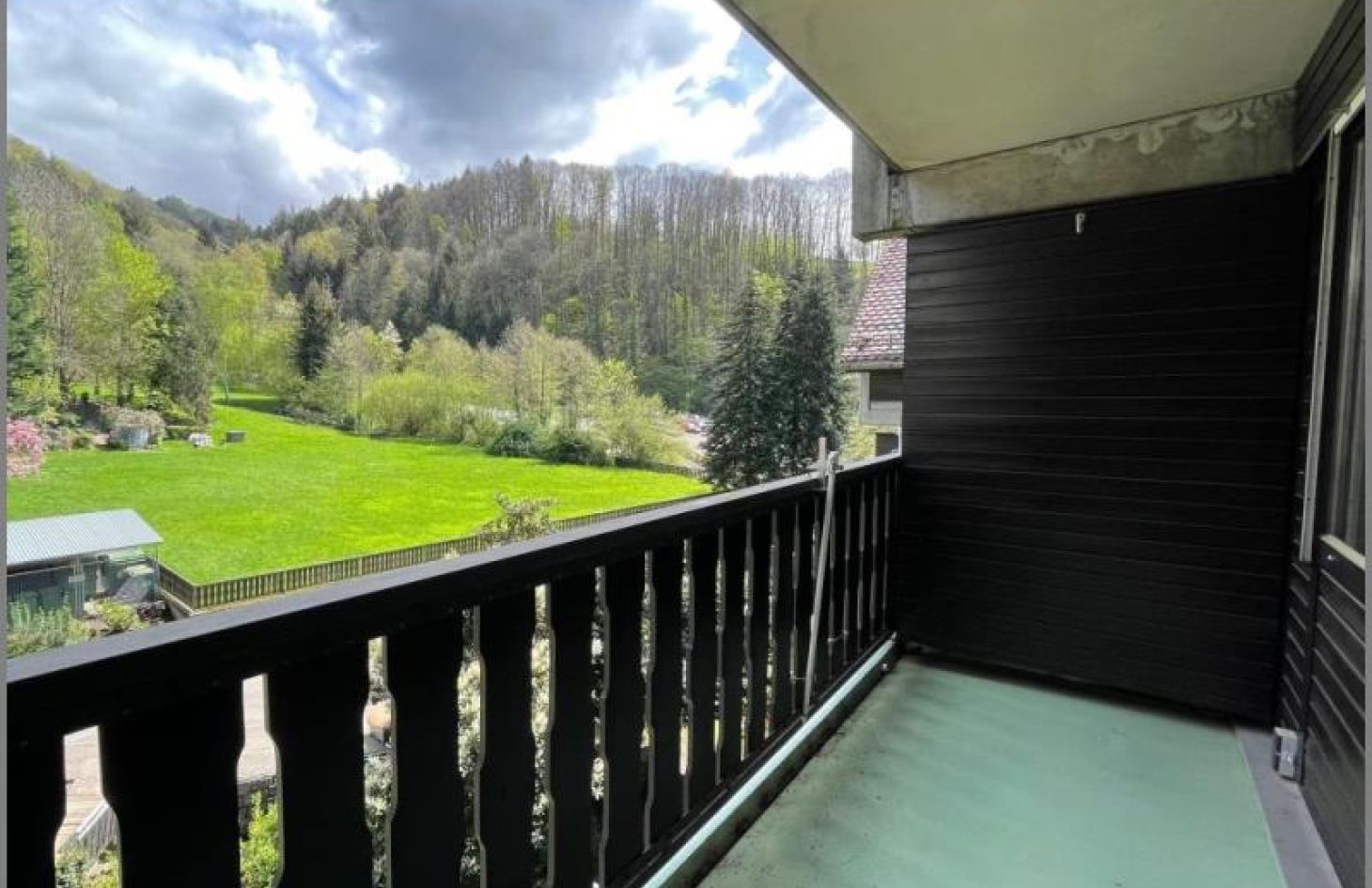 Balkon von Gemütliche 1-Zimmer-(Ferien-)-Wohnung mit Balkon in Sasbachwalden bei Dhonau Immobilien-Makler Ortenau