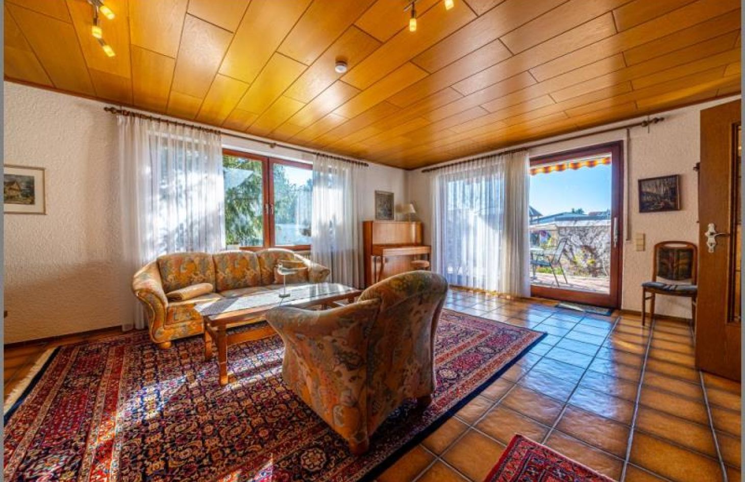 Wohnen / Terrasse EG von Großartig! Sehr gepflegtes Einfamilienhaus in begehrter Lage mit Anbau u. Garten in Achern bei Dhonau Immobilien-Makler Ortenau