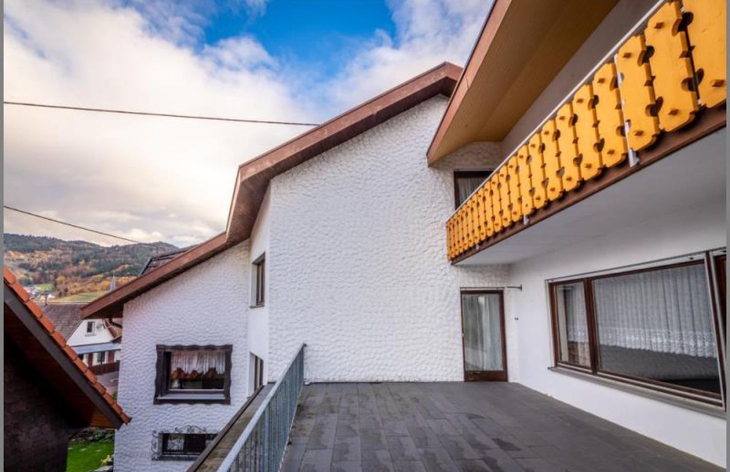 6 Terrassen von Wohnhaus & Airbnb! 6 Appartements, Terrassen, Lagerräume, Stellplätze! in Kappelrodeck bei Dhonau Immobilien-Makler Ortenau