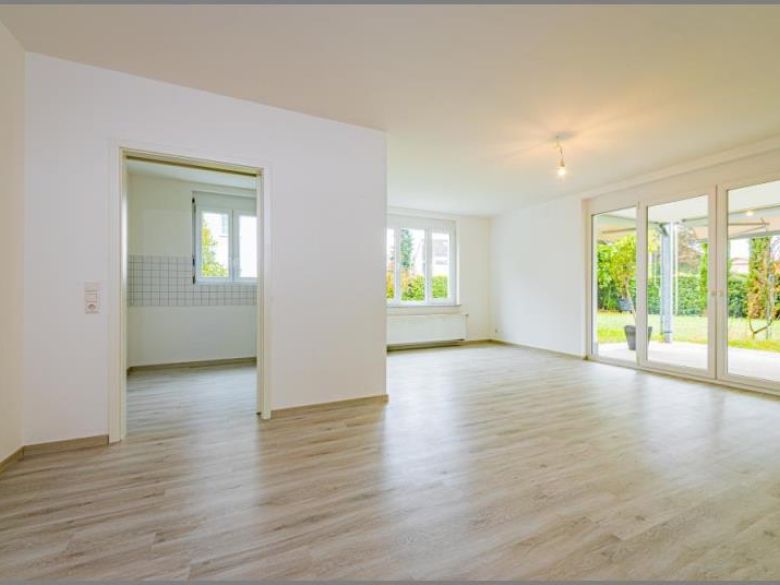 Schicke Wohnung von Genial! Schicke 3-Zimmer-Stadtwohnung im EG mit großem Garten, Tiefgarage, Aufzug in Achern Stadt bei Dhonau Immobilien-Makler Ortenau