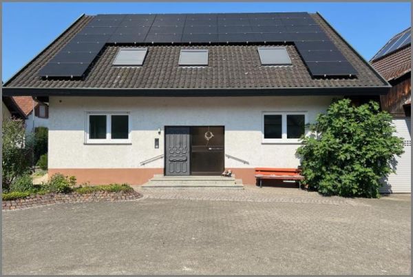 Hausansicht von Großzügige, schick sanierte 4-Zimmer-Wohnung in Achern OT Mösbach bei Dhonau Immobilien-Makler Ortenau