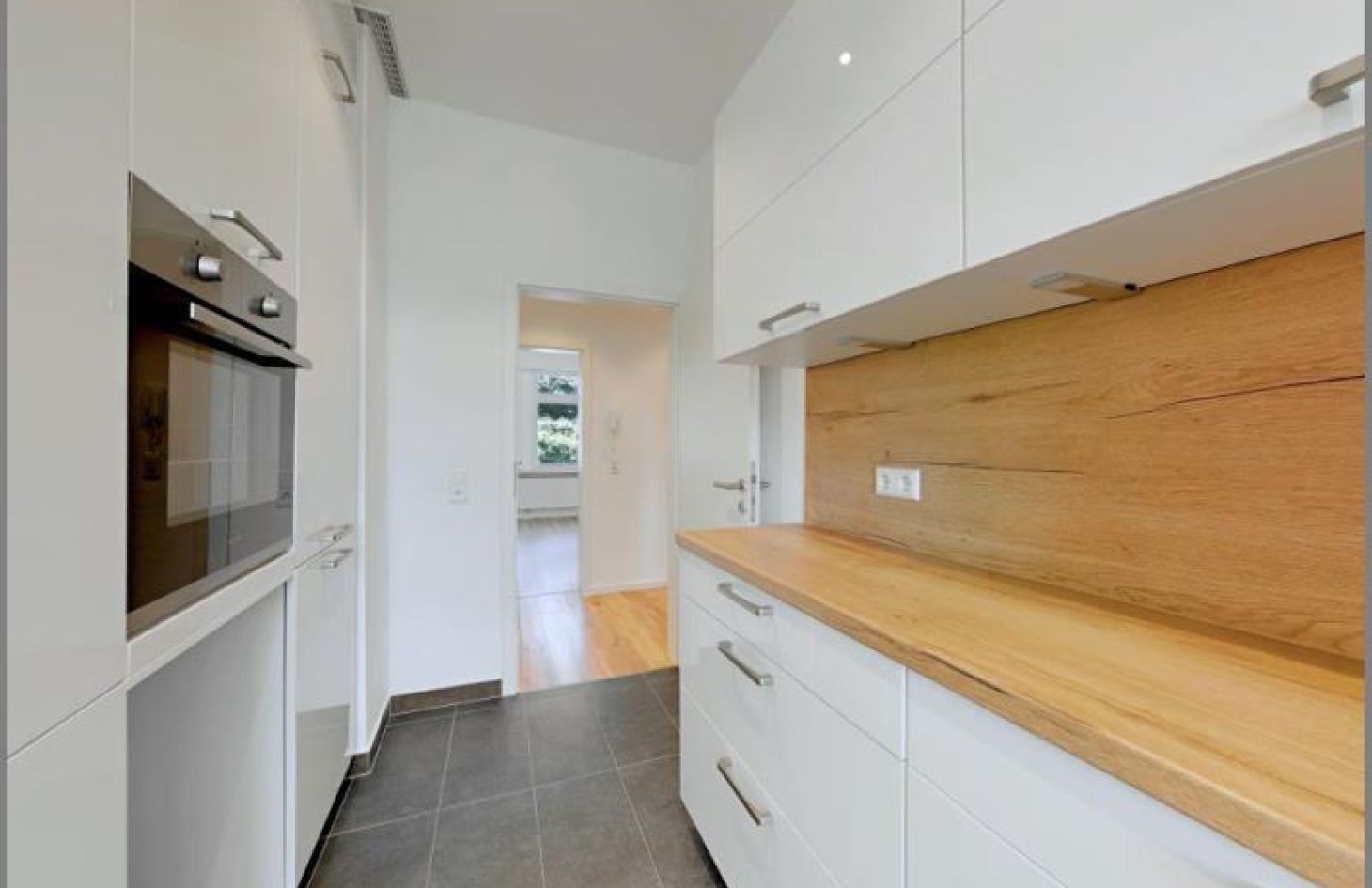 Küche von Tolle sanierte 3-Zimmer-Wohnung mitten in Bühl zu vermieten! in Bühl bei Dhonau Immobilien-Makler Ortenau