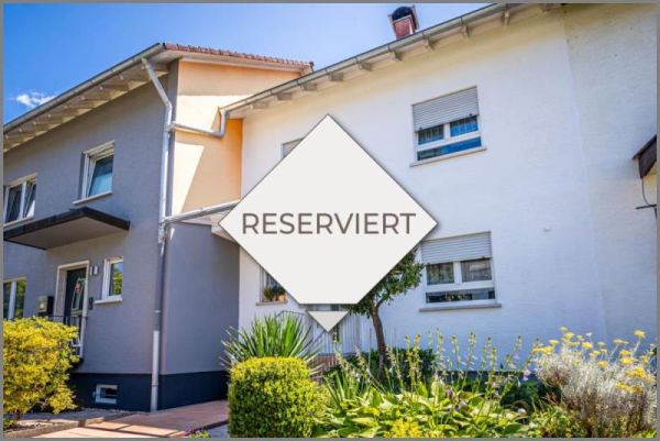 reserviert von Geräumiges, gepflegtes Reihenmittelhaus mit 2 Garagen und tollem Gartengrundstück in Oberkirch-Oberdorf bei Dhonau Immobilien-Makler Ortenau