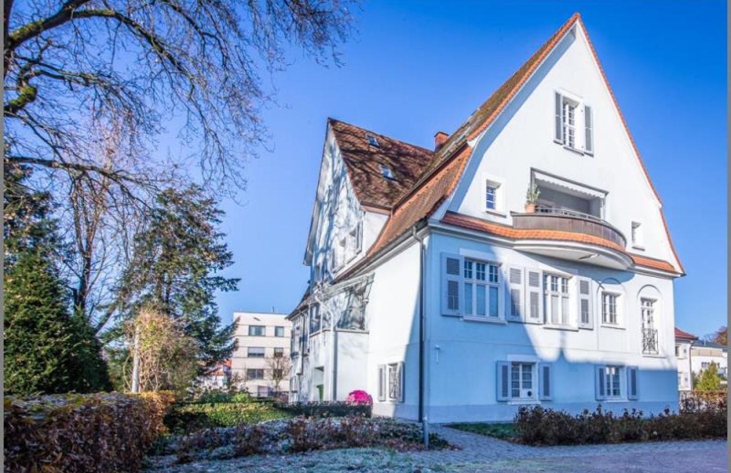 Hausansicht von Großzügige Wohnung im 1 OG in denkmalgeschützter Villa in Achern bei Dhonau Immobilien-Makler Ortenau