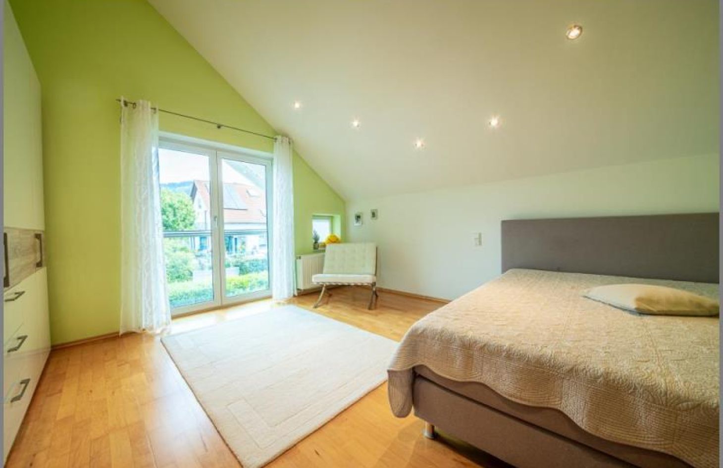 DG Schlafen Beispiel von Schicker Wohntraum in Grün! Modernes Einfamilienhaus in ruhiger Lage! in Bühl bei Dhonau Immobilien-Makler Ortenau