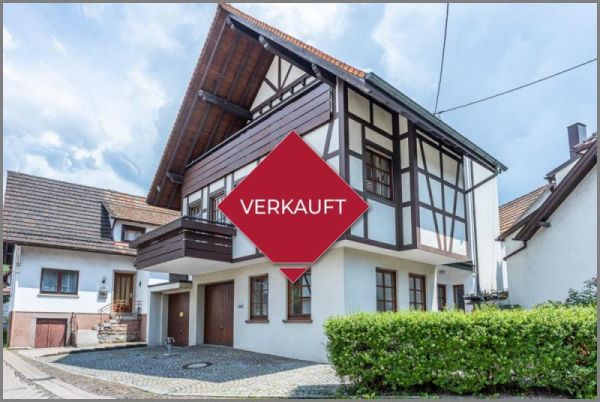 Verkauft von Solides Einfamilienhaus oder 2 Wohnungen mit Büro, Hof und Nebengebäude in Kappelrodeck in Kappelrodeck bei Dhonau Immobilien-Markler Ortenau