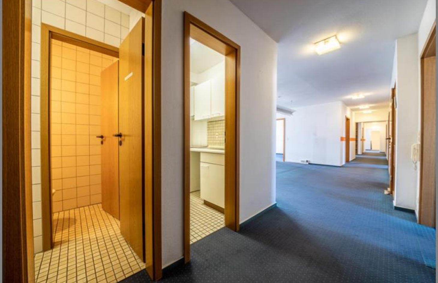 Personal / WC / Teeküche von Repräsentative Büros-Praxisräume-Ladenflächen zentral in Bühl
 in Bühl bei Dhonau Immobilien-Makler Ortenau