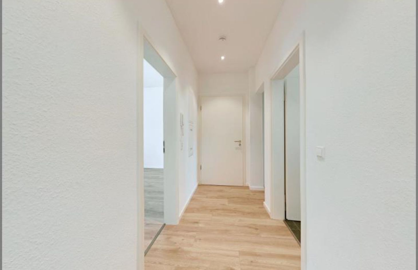 Flur von Tolle sanierte 3-Zimmer-Wohnung mitten in Bühl zu vermieten! in Bühl bei Dhonau Immobilien-Makler Ortenau